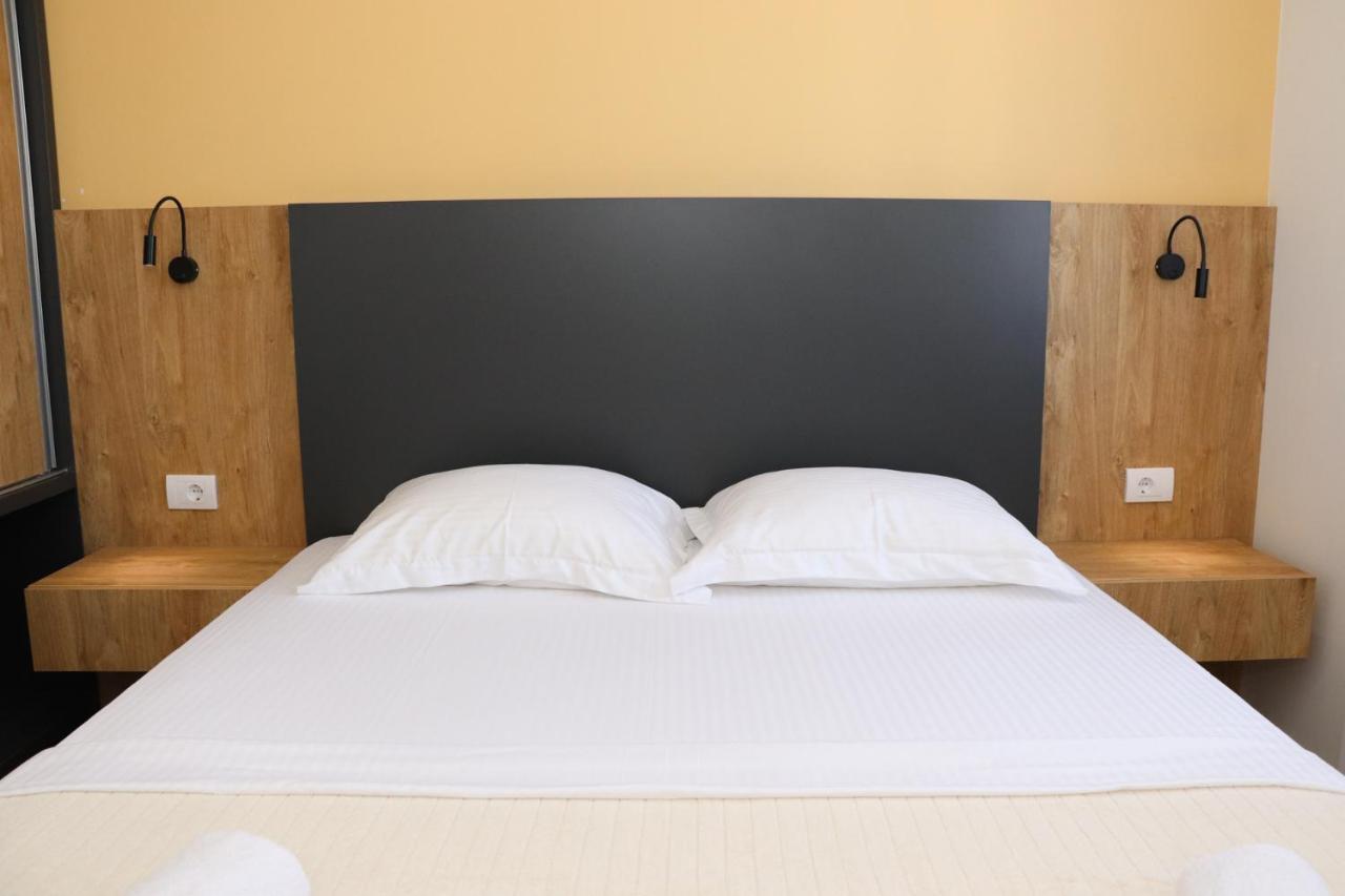 Eagles Apartments & Suites Ulcinj Exterior photo