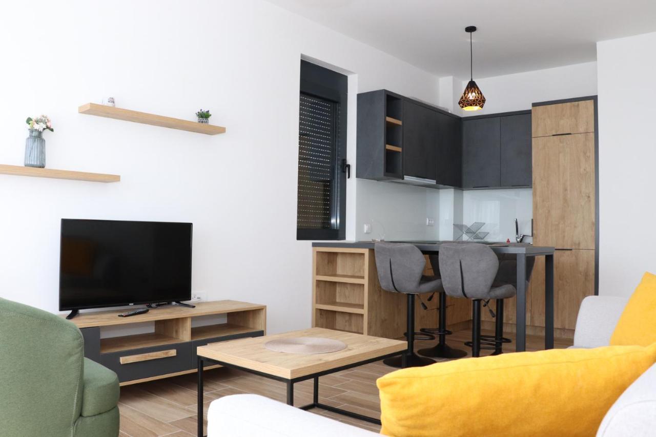 Eagles Apartments & Suites Ulcinj Exterior photo