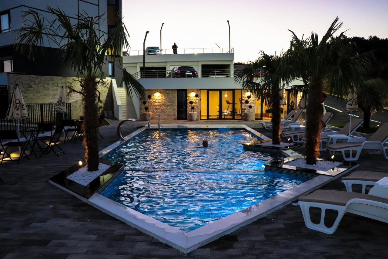 Eagles Apartments & Suites Ulcinj Exterior photo