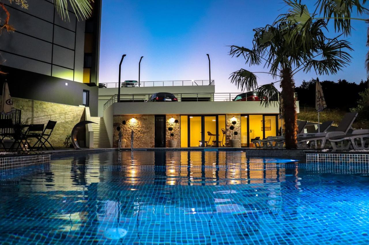 Eagles Apartments & Suites Ulcinj Exterior photo